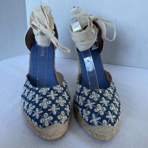 Soludos Tall Wedge Espadrille with a beautiful Floral like pattern - Picture 2 of 13